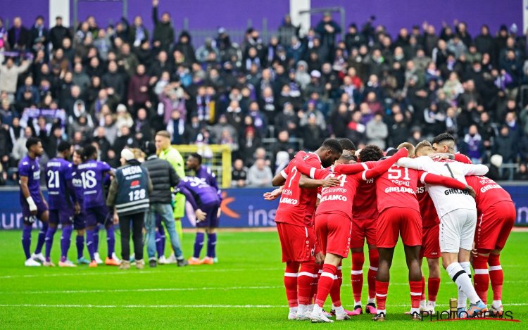 Sterkhouder gaat door het lint in Anderlecht-Antwerp: Dom rood verpest wedstrijd