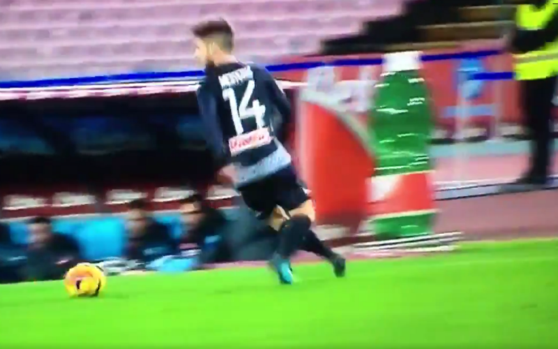 Mertens speelt hoofdrol in topper tegen AC Milan met dit héérlijke balletje (Video)