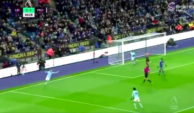 Gabriel Jesus maakt makkelijkste goal uit zijn carrière (Video)