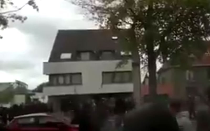 Hooligans steken auto in brand in Brugge (video)