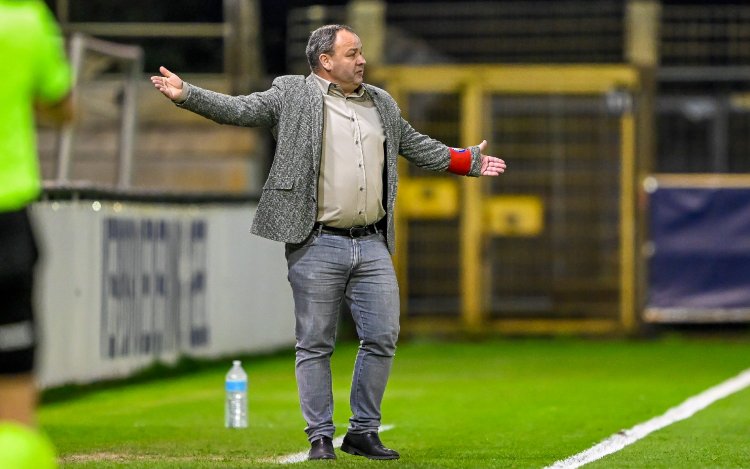 Geeltrainer Bart Janssen ziet lijst met afwezigen aandikken met drie spelers maar: