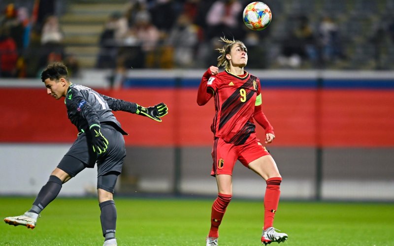 Tessa Wullaert en Red Flames halen uit in WK-kwalificatiematch met 19 (!) goals