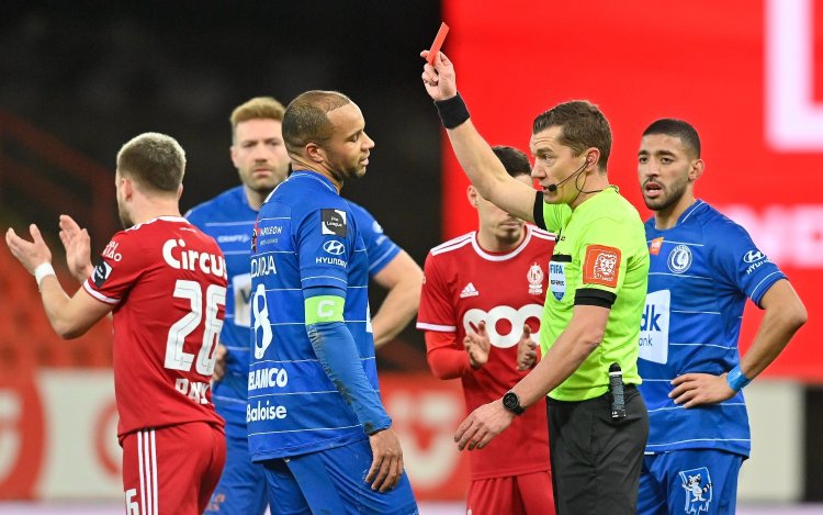 Ophef tijdens Standard-AA Gent na rode kaart Odjidja: 
