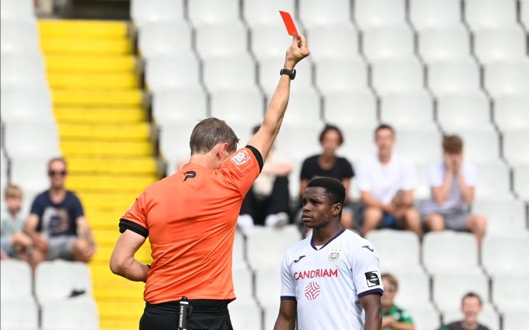 'Ophef na Cercle Brugge-Anderlecht: Rode kaart paars-wit blijkt toch onterecht'