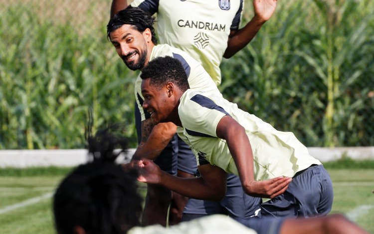 Anderlecht-fans met de handen in het haar: ‘Julien Duranville plots op weg naar exit’