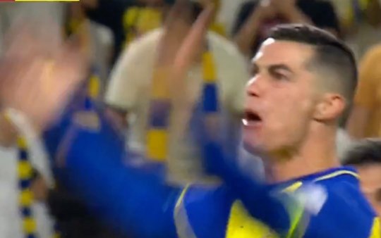 Heel de wereld kijkt met open mond naar wat Ronaldo nu doet (VIDEO)