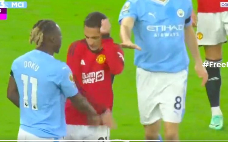 Het gaat he-le-maal fout voor Jérémy Doku in derby tegen Man United (VIDEO)