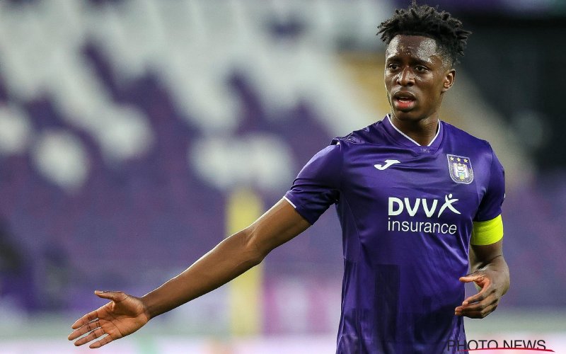 'Anderlecht ziet Sambi Lokonga vertrekken: Doorbraak met persoonlijk akkoord'