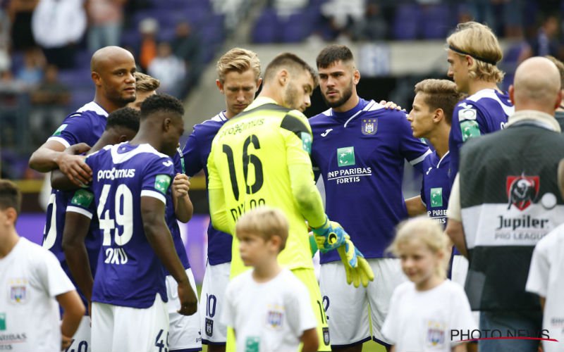 Anderlecht-fans wijzen één grote schuldige aan na debacle tegen Oostende