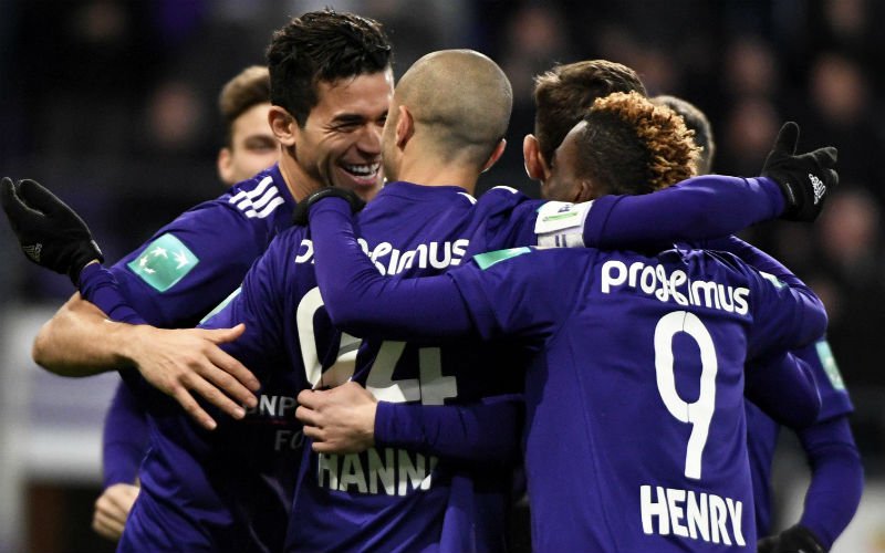 Anderlecht wint ruim van Kortrijk en blijft in het spoor van Club en Charleroi