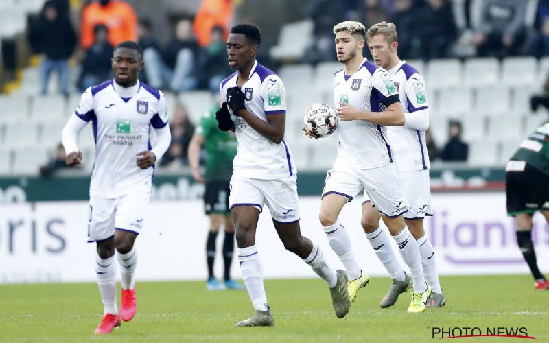 Anderlecht pleegt straffe hold-up tegen Cercle na late goal van Vlap