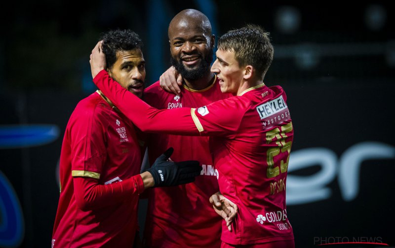 Lamkel Zé en Mbokani schenken Antwerp ruime zege tegen Waasland-Beveren