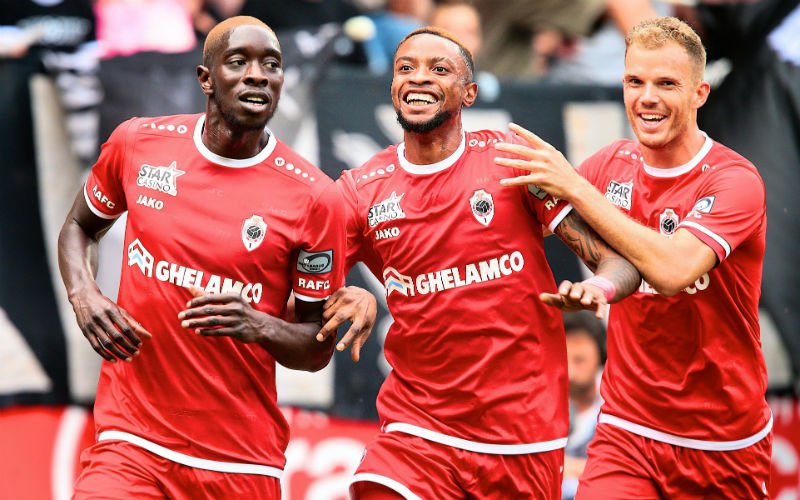 Antwerp-icoon ziet zijn club op voorsprong komen tegen Charleroi