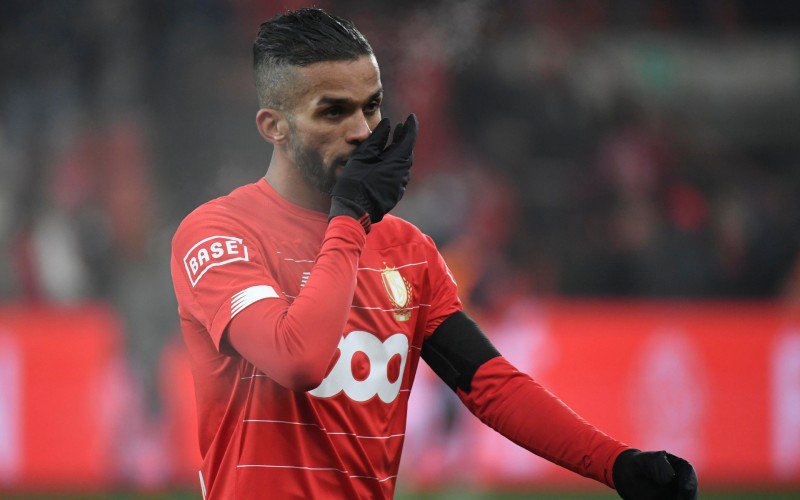 ‘Standard grijpt drastisch in, Mehdi Carcela verlaat de club’ 