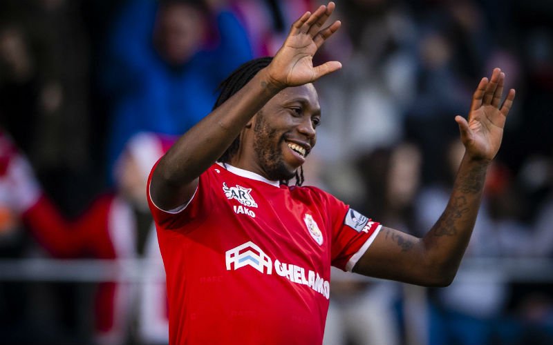 Mbokani grote man bij Antwerp, Kortrijk wint derby van Zulte Waregem