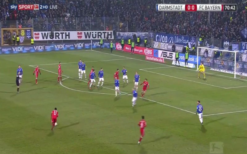 Douglas Costa scoort een absolute wereldgoal voor Bayern München (Video)