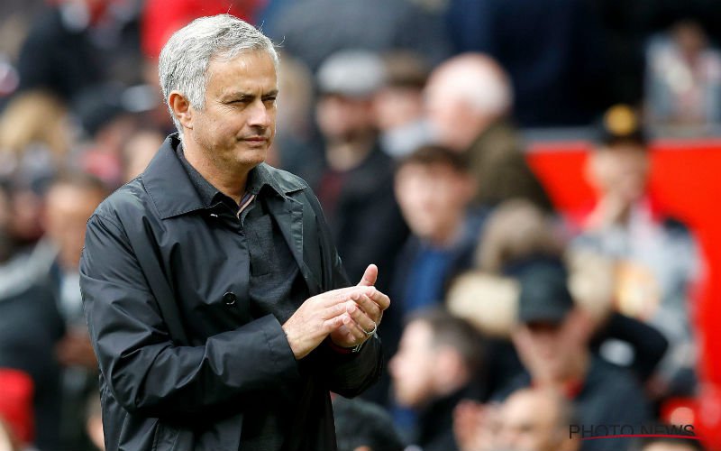 Mourinho voert sensationeel toneelstuk op tijdens persconferentie United