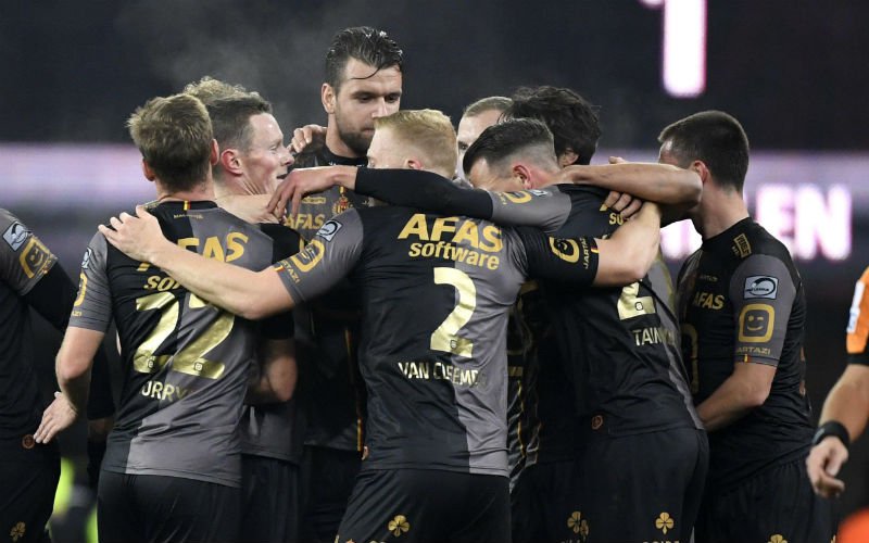 VAR grijpt in extremis in en KV Mechelen wint op het veld van Standard