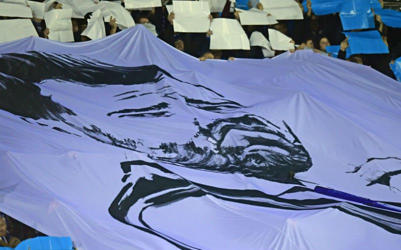 Kippenvel: Indrukwekkende steun van supporters Club Brugge voor Ivan Leko