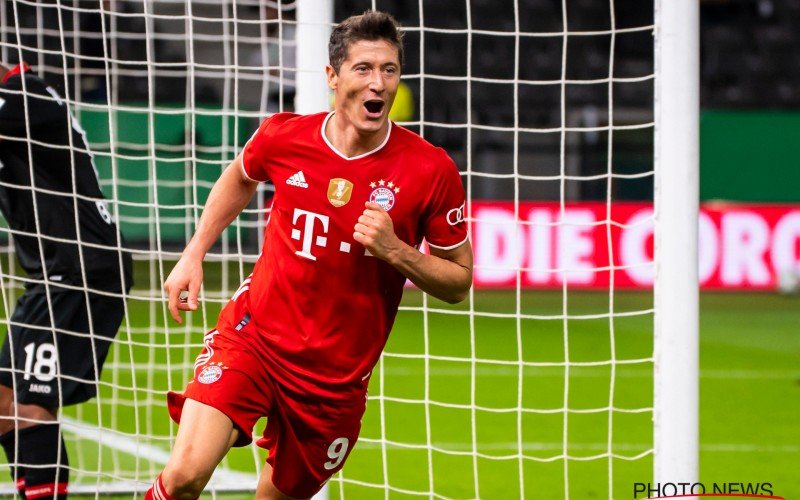 'Lewandowski trapt Bayern voorbij Messi in waanzinnige kraker'