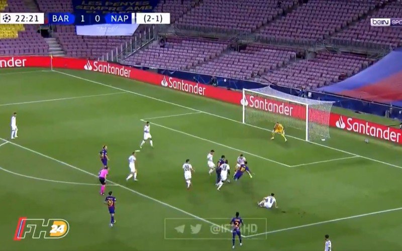 Schitterend! Messi dribbelt Napoli op een hoopje en scoort (VIDEO)