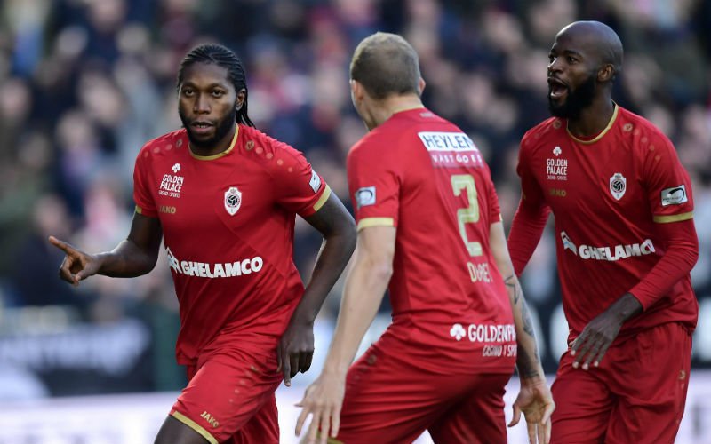 Antwerp wint gekke topper en dient Club Brugge eerste competitienederlaag toe