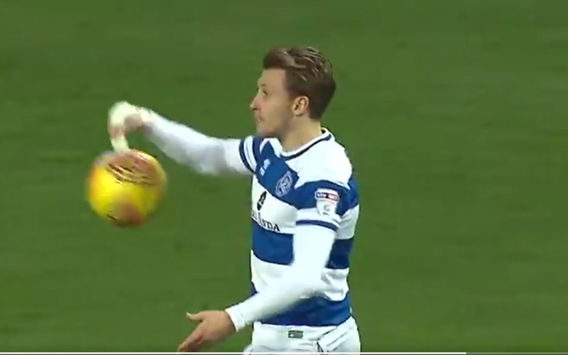QPR-speler waant zich even Baseggio en knalt bal aan flarden (Video)