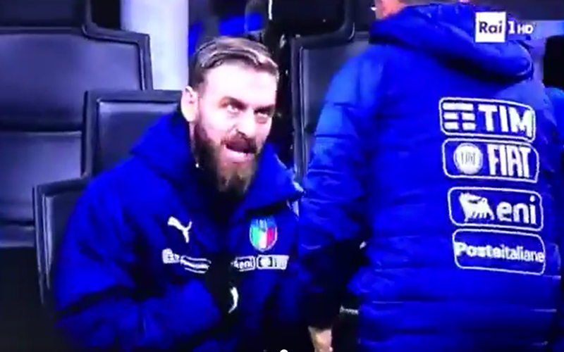 De Rossi weigert op te warmen bij Italië om deze erg speciale reden (Video)
