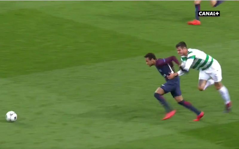 Neymar drijft Celtic-verdediger compleet tot wanhoop (Video)
