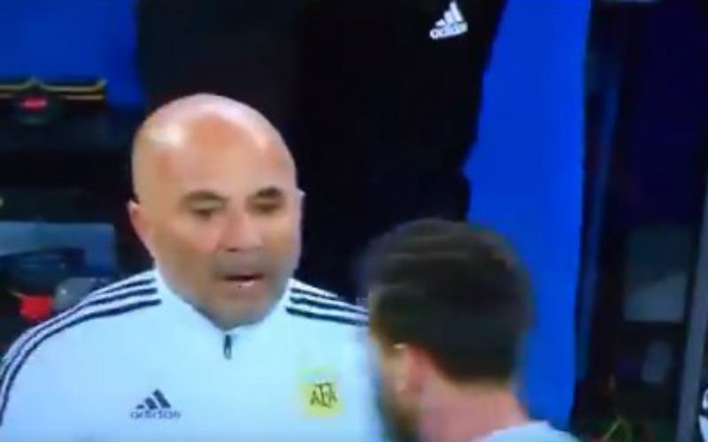 Bizarre beelden: 'Sampaoli vraagt Messi of hij Agüero mag brengen'
