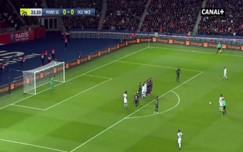 Nice deelt nieuwe dreun uit aan PSG in titelstrijd met fenomenale vrije trap (Video)