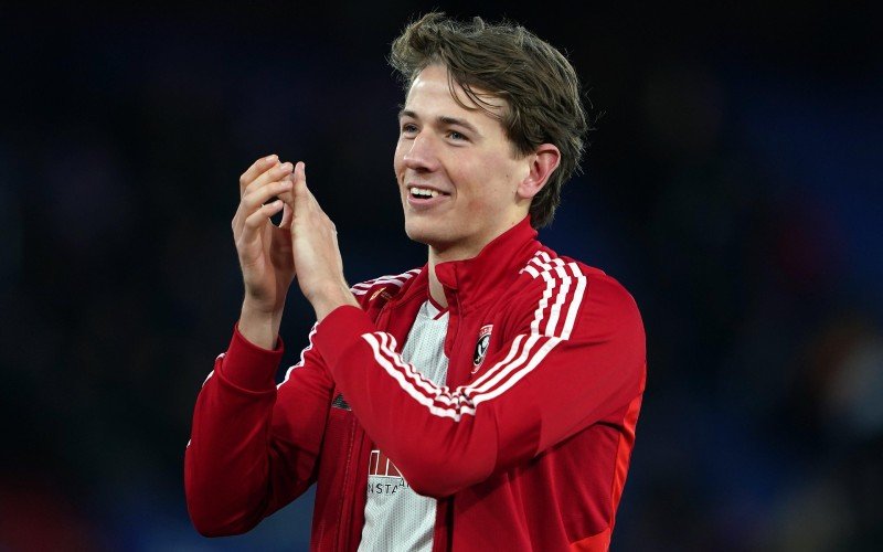 Zeer straf transfernieuws: 'Belgische topclub meldt zich voor Sander Berge'