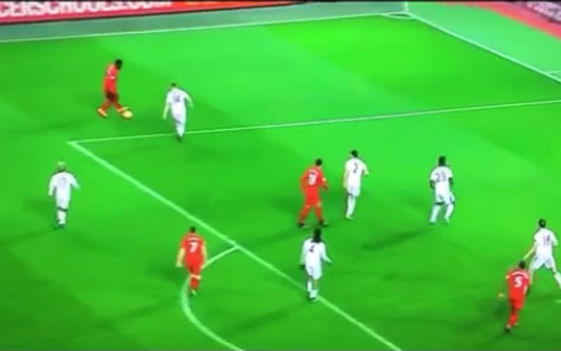 Divock Origi scoort fantastisch doelpunt (Video)