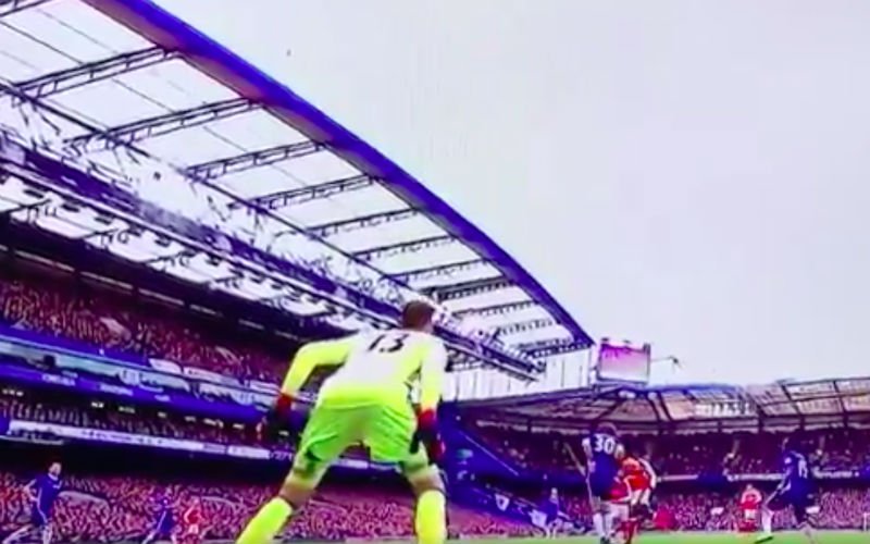 Ongelofelijk! Courtois doet iets fenomenaals tegen Arsenal (Video)