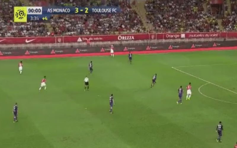 Monaco-fans kijken met open mond naar Tielemans (Video)