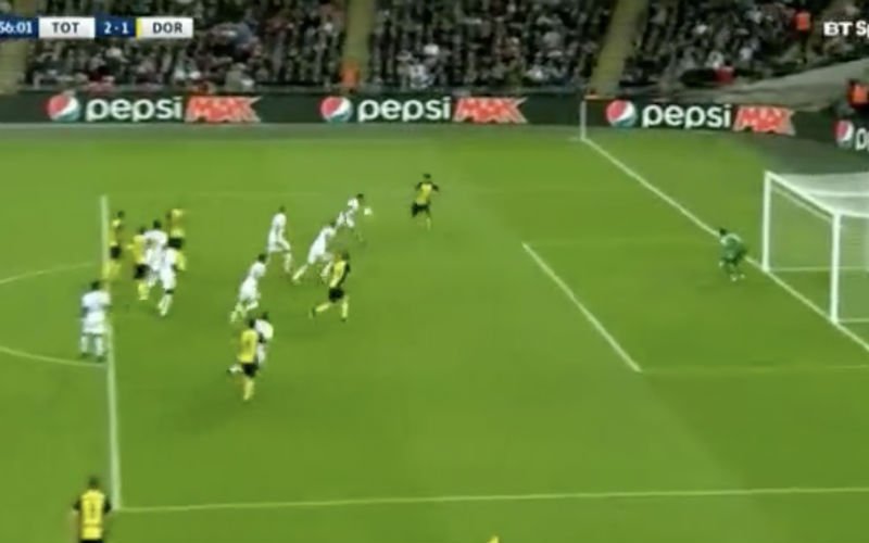 Aubameyang scoort prachtige goal en dan gebeurt dit... (Video)