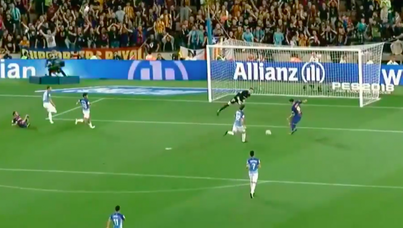 Begrijp jij hoe Luis Suarez deze kans kon missen? (Video)