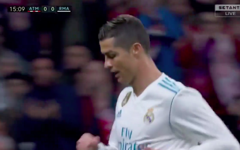 Wát is er toch aan de hand met Ronaldo? CR7 wordt pijnlijk afgetroefd (Video)