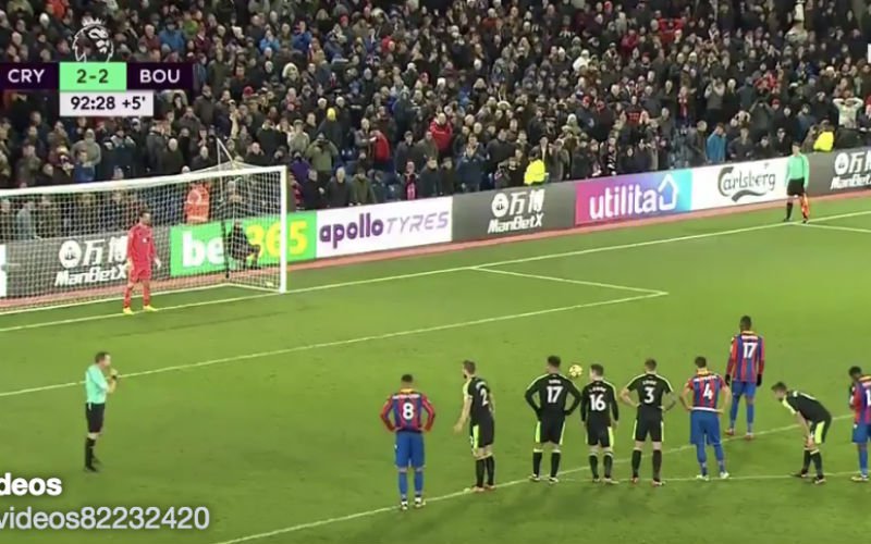 Benteke mist penalty en kijk wat ploegmaat Milivojevic doet (Video)