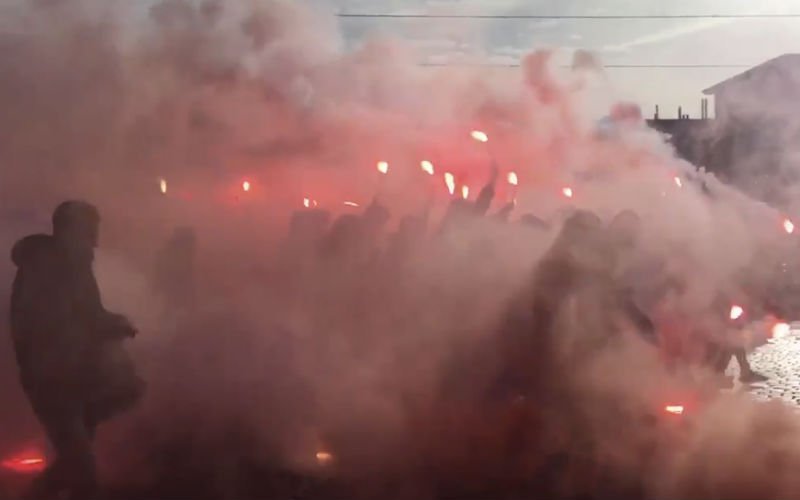 Antwerp-fans zetten de buurt nu al volledig op stelten (Video)