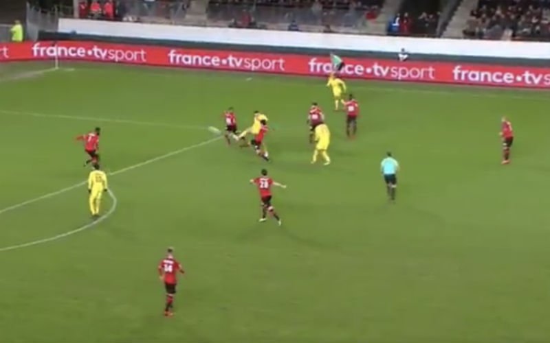Thomas Meunier scoort deze onwaarschijnlijke goal (Video)