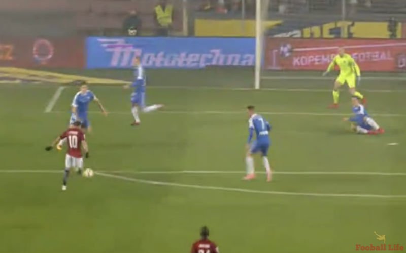 Stanciu heeft bij debuut maar 5 minuten nodig om te scoren (Video)