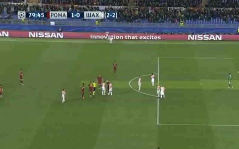 Roma-Shakhtar ontaardt helemaal na deze actie tegen ballenjongen (Video)
