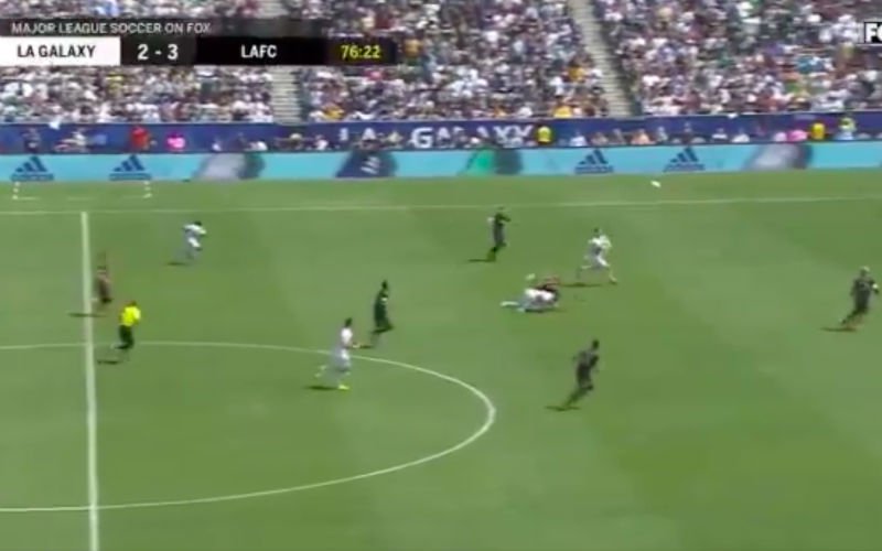 Ibrahimovic maakt wereldgoal bij debuut voor LA Galaxy (Video)