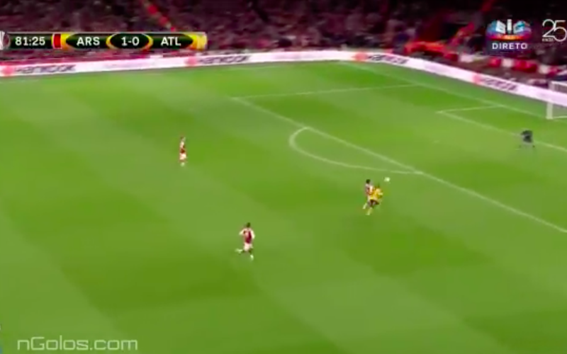 En plots doet Griezmann dit tegen Arsenal (Video)