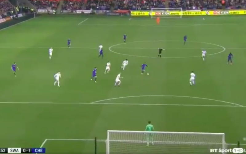 Hazard pakt meteen uit met héérlijke assist (Video)