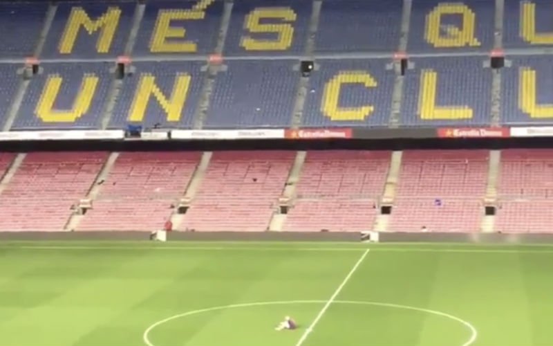 Op indrukwekkende wijze neemt Iniesta afscheid van zijn Camp Nou (Video)