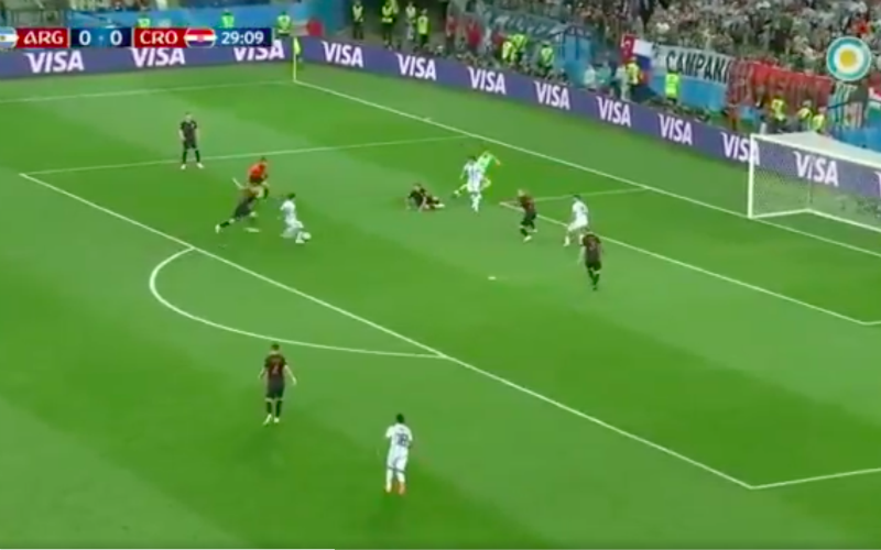 Open doel en dan doet Argentijn Enzo Perez dit (Video)