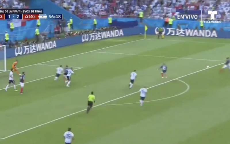 Pavard maakt mooiste goal uit carrière tijdens Argentinië-Frankrijk (Video)