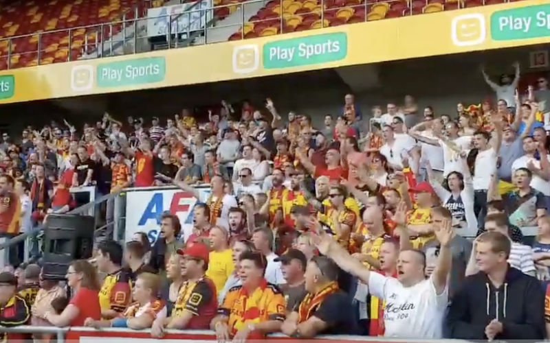 KV Mechelen-fans zorgen voor koppenvelmoment (VIDEO)
